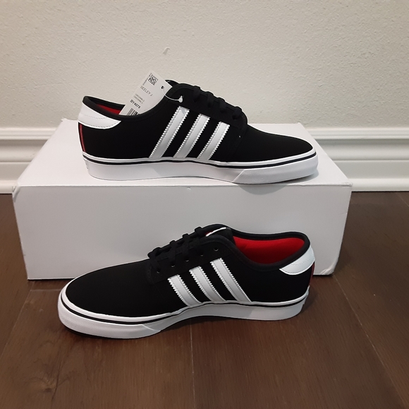 Adidas - Picture 2 of 4